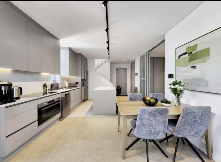 To Let 3 Bedroom Property for Rent in Green Point Western Cape